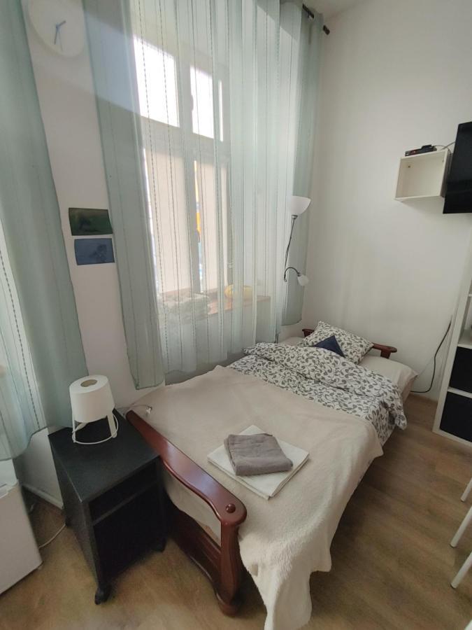 Umbrella Guest Rooms Краков Экстерьер фото