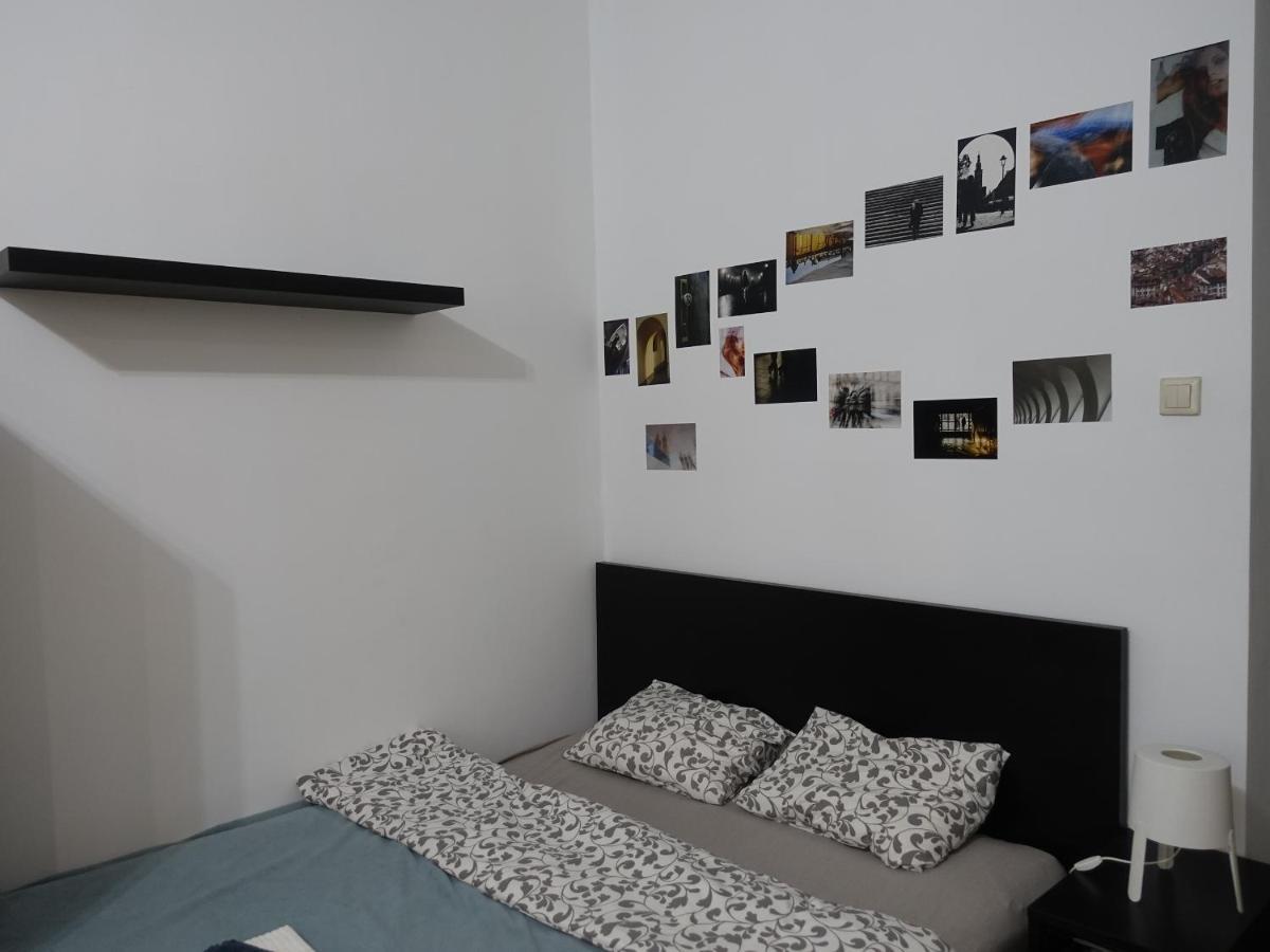 Umbrella Guest Rooms Краков Экстерьер фото